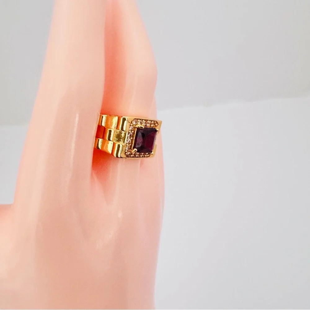 New Elegant 18K Gold Plated classic Red Gemstone men’s Ring. Size 11.5